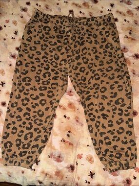 Secret Treasures Leopard Print Athletic Sweatpants Size 3X